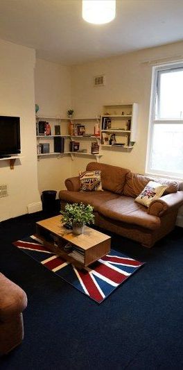 Flat 2, 18 Wellington Square, NG7 1NG, NOTTINGHAM - Photo 1