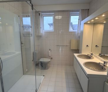 Ruim en lichtrijk appartement (ca. 100m2) met autostaanplaats centr... - Foto 6