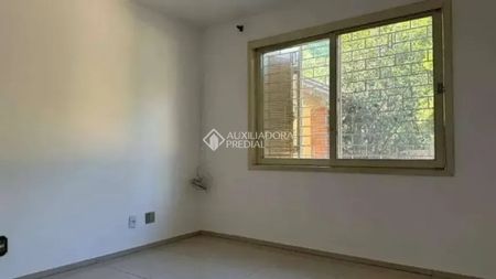 Casa com 4 quartos e 150m² para alugar em Camaquã, Porto Alegre. - Foto 2