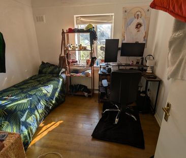 Room in a Shared Flat, Queens Road, TW10 - Photo 3