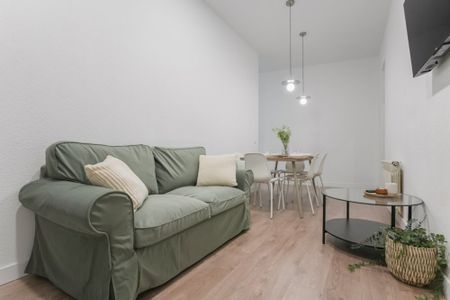 Cozy Room in the Heart of Madrid - Photo 2