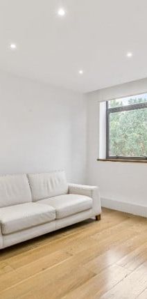 1 Bed Flat, Westminster, SW1H - Photo 1