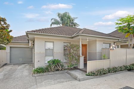 Spacious & Convenient 2 Bedroom Villa - Photo 2