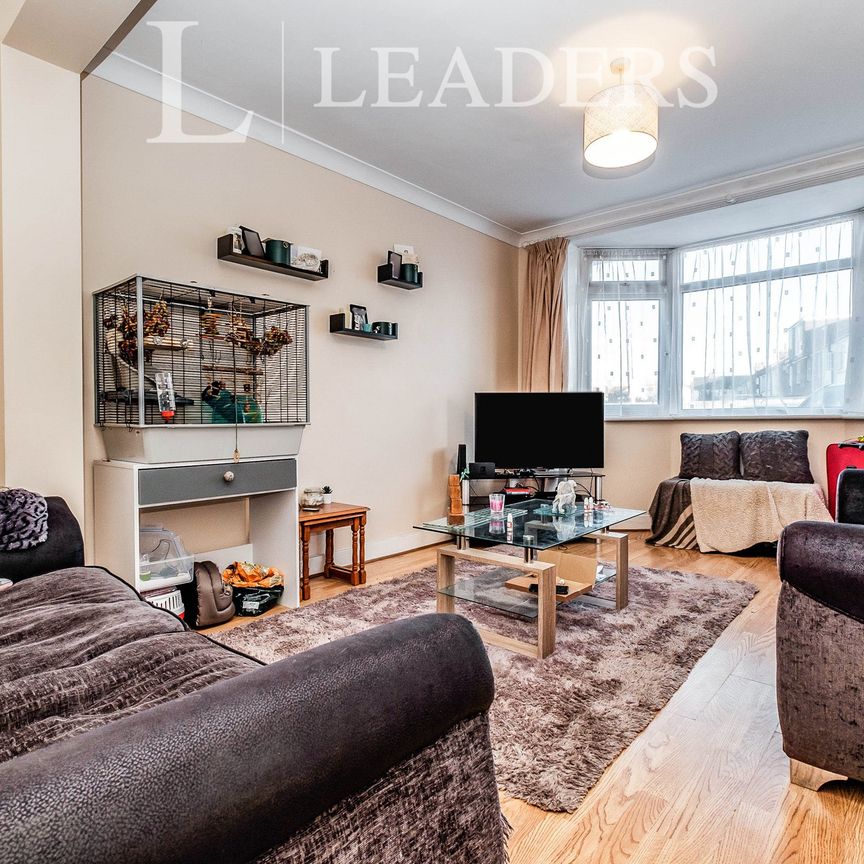 3 bedroom house to rent Bruce Avenue, BN11 - Photo 1