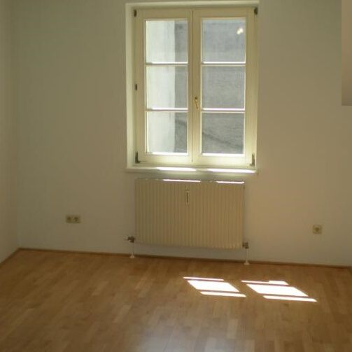 ** Ruhige 2-Zimmer Wohnung am Hauptplatz 15-16 , Top 18 ** - Photo 1