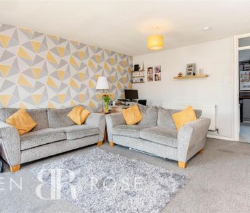 3 bedroom semi-detached house to rent - Photo 5