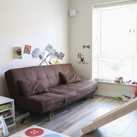 Bright room in 3-bedroom house in Donaghmede, Dublin - Photo 1