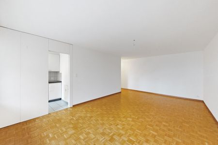 Enjoy the benefits of this central living location! - Photo 2