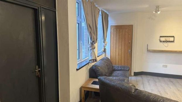 Horrocks Lane, Warrington, WA1 - Photo 1