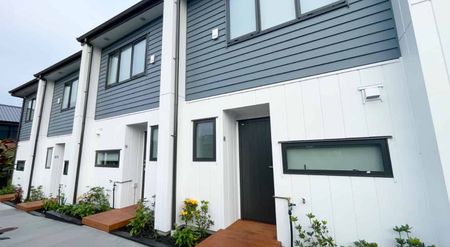 Te Atatu Peninsula, 2 bedrooms with 1 Study - Photo 4