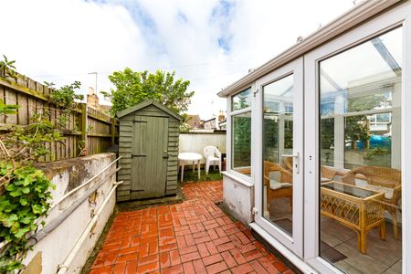 5 bedroom terraced house to rent - Photo 5