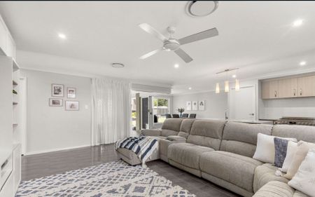 Modern and Luxurious in Capestone + Solar - Photo 4