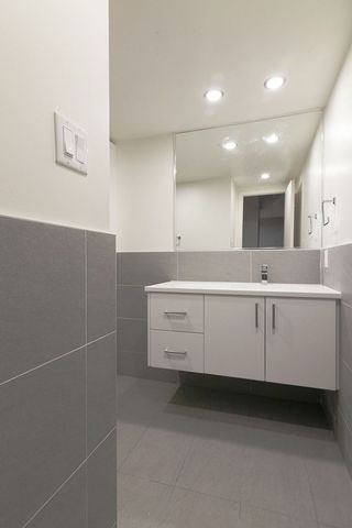 St. Lambert - Photo 4