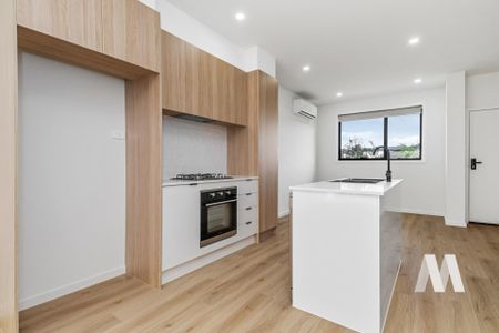 15 Rakia Walk, Fraser Rise VIC 3336 - Townhouse For Rent | Domain - Photo 3
