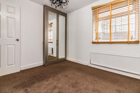 2 bedroom semi-detached house to rent - Photo 3