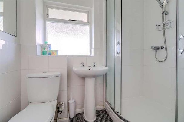 Pittville Lawn, GL52 - Photo 1