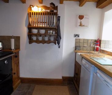 1 bedroom semi-detached to let - Photo 1