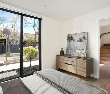 Boutique Townhouse Living! - Photo 4