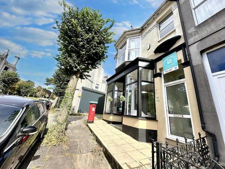 4 bedroom flat to rent - Photo 3