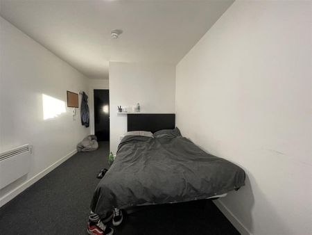 3 bedroom apartment to rent - Photo 4