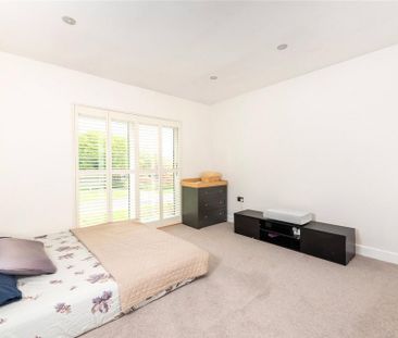 5 bedroom detached house to rent - Photo 2
