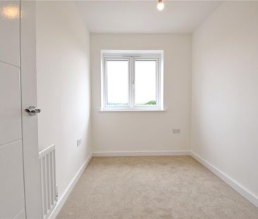 4 bedroom semi-detached house to rent - Photo 6