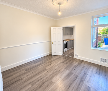2 bedroom terraced house to rent - Photo 2