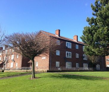 38 Rosebrook Grove, Carrickfergus, BT38 8NS - Photo 2