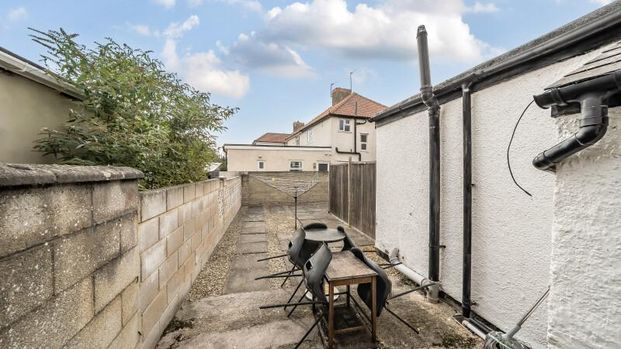 3 bedroom semi-detached house to rent - Photo 1
