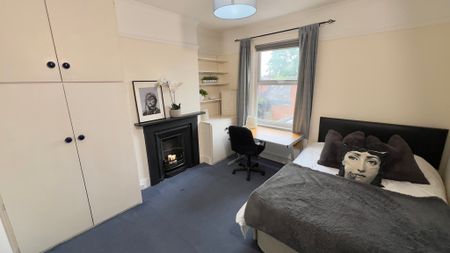 7 Bed Student Accommodation - Photo 3