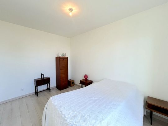A LOUER MAISON DE VILLAGE DE 46 M2 AVEC GARAGE - SECTEUR PUGNAC - Photo 1