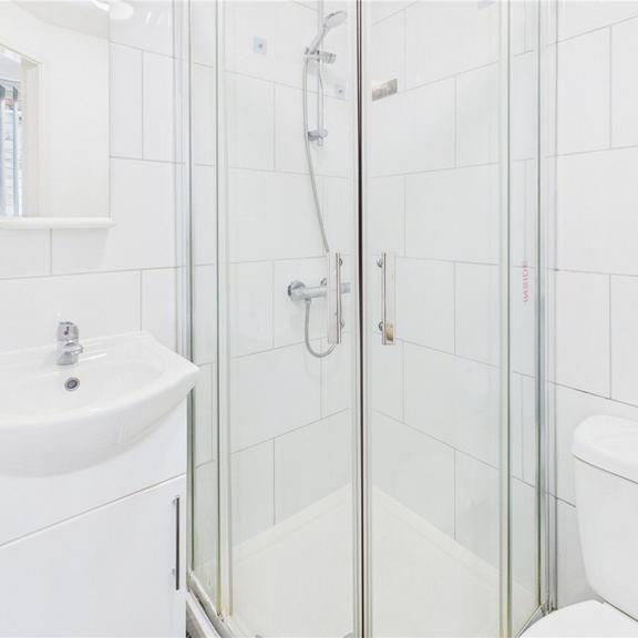 1 bedroom property to rent - Photo 2