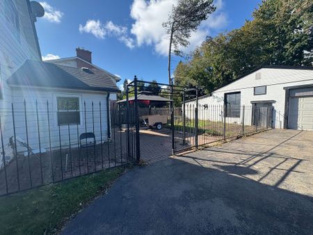 For Lease - 779 Indian Road Unit# Lower, Mississauga, Ontario - Photo 2