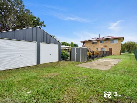 Spacious Family Home with Pool, Powered Shed & Flexible Lower Level - Photo 5