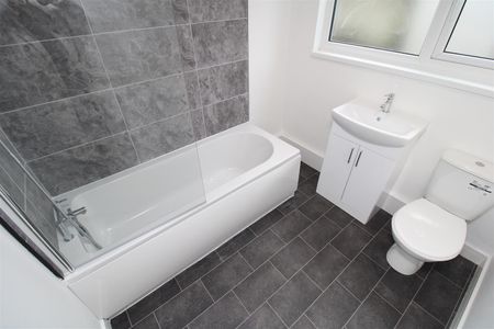 House - Terraced For Rent Wern Crescent, Treharris - Photo 5