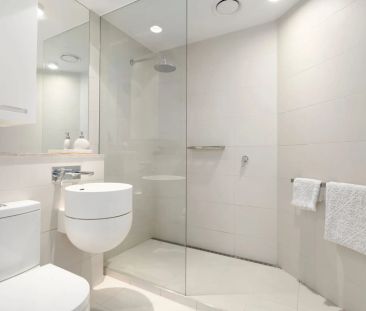 Light-Filled and Chic Bayside Living with Rooftop Oasis! - Photo 1