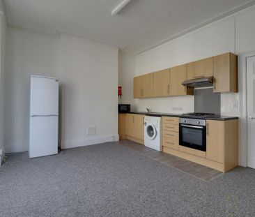 4 bedroom maisonette to rent - Photo 6