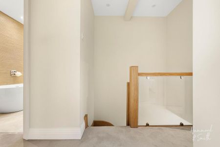 4 bedroom end of terrace house to rent - Photo 3