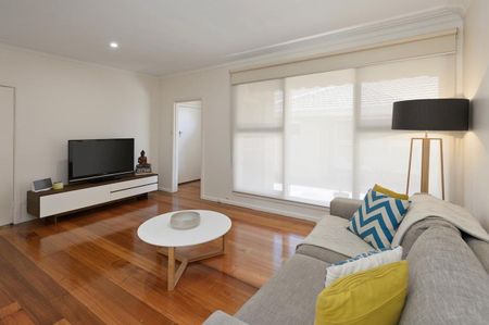1/17 Garden Road, Camberwell - Photo 2