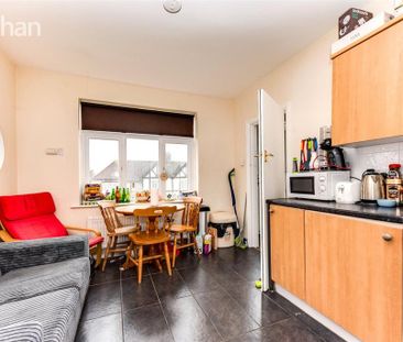 5 bedroom semi-detached house to rent - Photo 4
