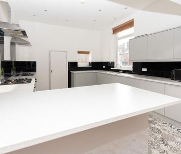 8 bedroom house share to rent - Photo 1