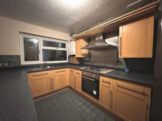 4 bedroom terraced house to rent - Photo 1