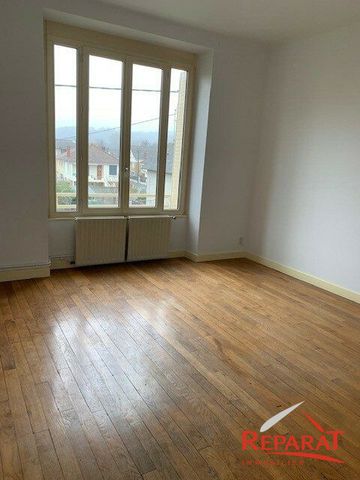 Location Appartement 4 pièces 85m² OBJAT 19130 - Photo 3