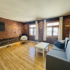 1 room apartment of 60m² in Quebec - Photo 2