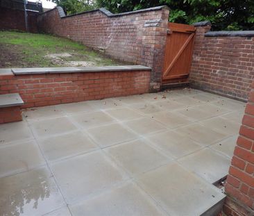 To Let - Photo 3