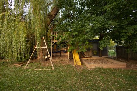 For Lease - 2424 Yolanda Drive, Oakville, Ontario - Photo 2