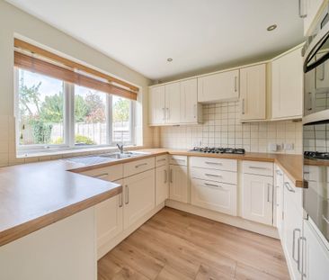 4 bedroom detached house to rent - Photo 4