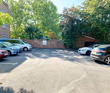 Chelveston Crescent, Southampton - Photo 2