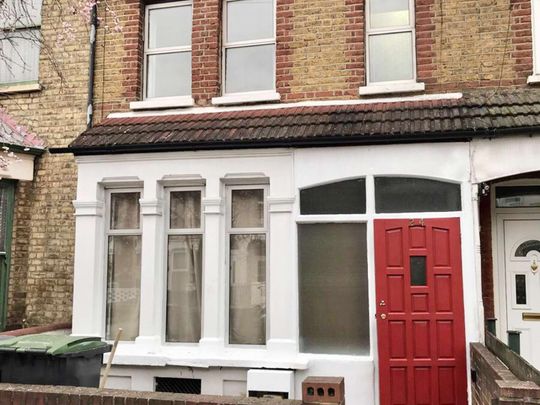 Rooms Available in Professional Houseshare on Harringay Road - Photo 1