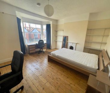 4 bedroom terraced house to rent - Photo 2